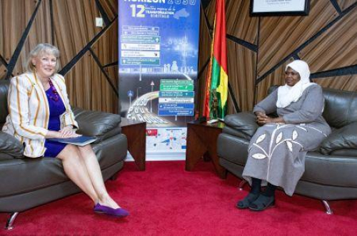 Burkina Faso: os Estados Unidos comprometem-se a formar os jovens no digital e na IA