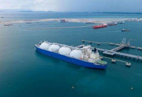 A perturba&ccedil;&atilde;o hist&oacute;rica dos fluxos de petr&oacute;leo no Estreito de Ormuz j&aacute; apresenta efeitos vis&iacute;veis em &Aacute;frica