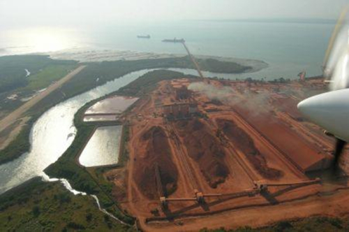 Entre lit&iacute;gios e reformas, as exporta&ccedil;&otilde;es guineenses de bauxita aumentaram em 2025