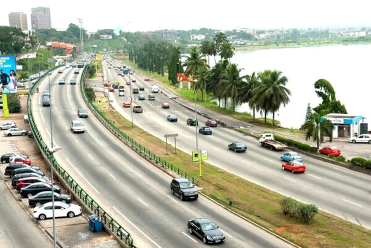 A C&ocirc;te d&rsquo;Ivoire ratifica um acordo de 232 milh&otilde;es de d&oacute;lares com o Banco Isl&acirc;mico de Desenvolvimento para apoiar a mobilidade urbana.