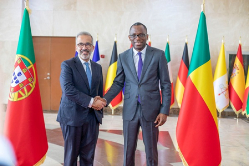 Benim: v&aacute;rios acordos assinados &agrave; margem da visita de Paulo Rangel