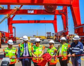 Transnet fortalece terminal de cont&ecirc;ineres de Durban com 4 novos guindastes de cais