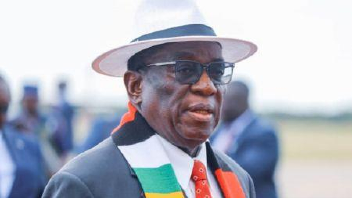 O Presidente do Zimbabu&eacute; em visita ao Gana para refor&ccedil;ar a coopera&ccedil;&atilde;o