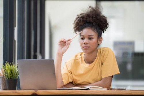 No Senegal, 34% dos jovens entre 15 e 24 anos foram classificados como NEET em 2024