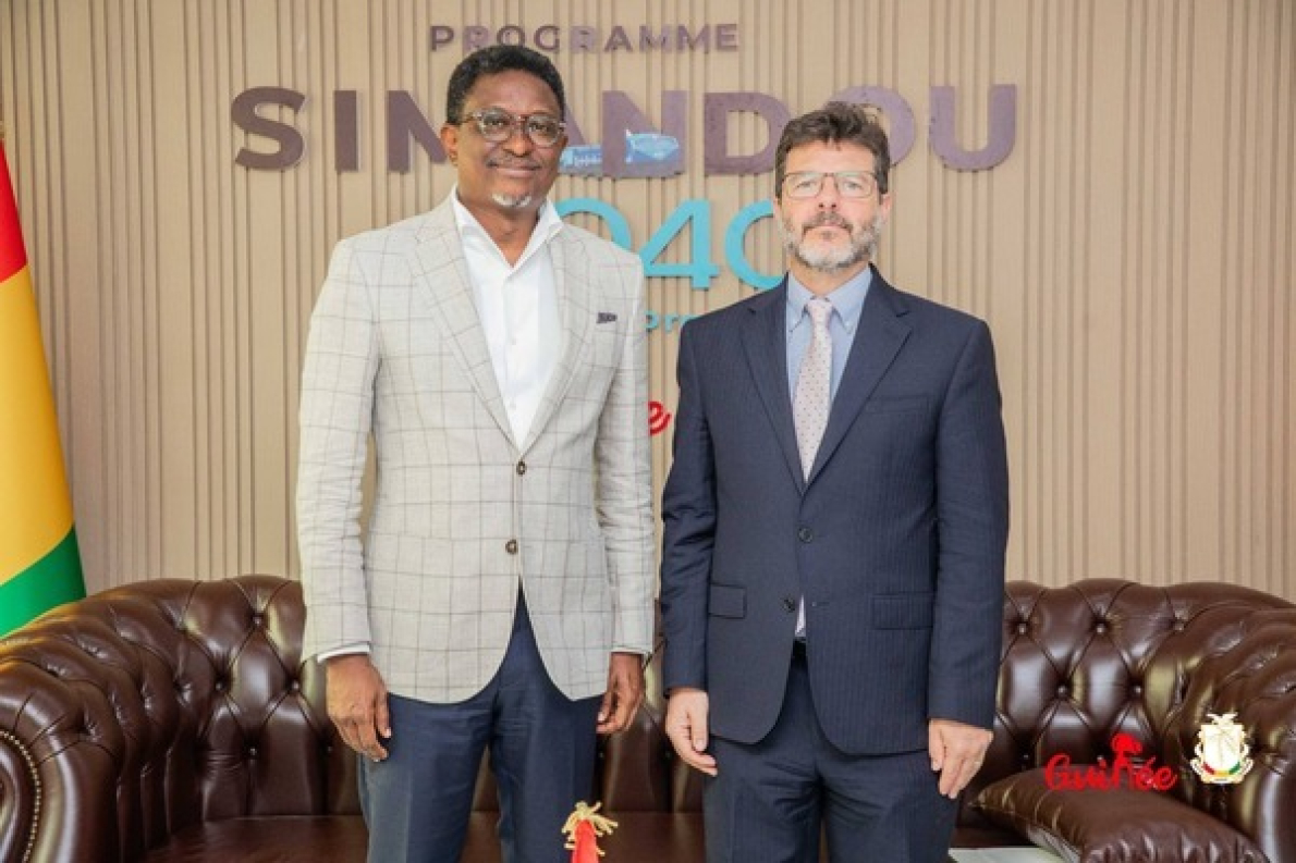 A Guin&eacute; abre as suas universidades ao saber brit&acirc;nico e internacional