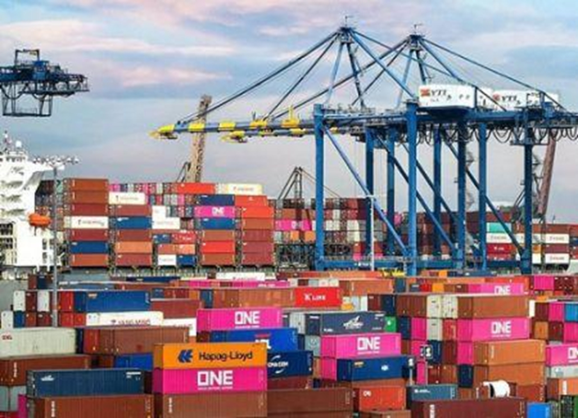 O com&eacute;rcio mundial de mercadorias cresceu em 2025, mas 2026 antecipa-se dif&iacute;cil