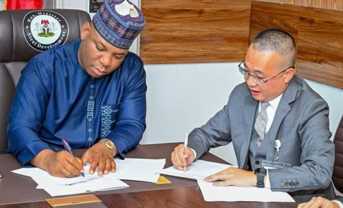 Acordo sino-nigeriano de 400 milh&otilde;es de d&oacute;lares para a constru&ccedil;&atilde;o de uma sider&uacute;rgica integrada