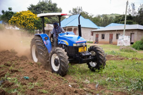 Gana vai importar 3 000 m&aacute;quinas agr&iacute;colas da Bielorr&uacute;ssia em 2026