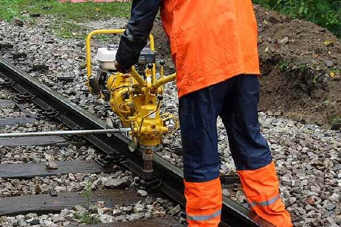 TransGuin&eacute;en: primeiro contrato de manuten&ccedil;&atilde;o de linhas f&eacute;rreas atribu&iacute;do &agrave; empresa local FYIA-Scoop