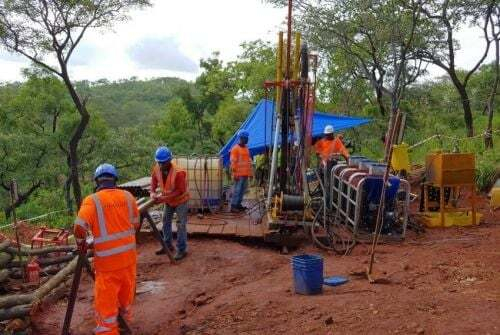 Revoga&ccedil;&atilde;o de licen&ccedil;as mineiras na Guin&eacute;: a australiana Arrow aposta na via do di&aacute;logo