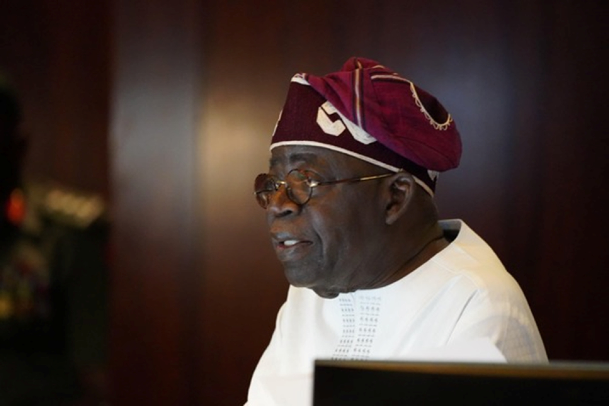Nig&eacute;ria: o Presidente Tinubu anuncia a cria&ccedil;&atilde;o de um fundo de apoio aos militares