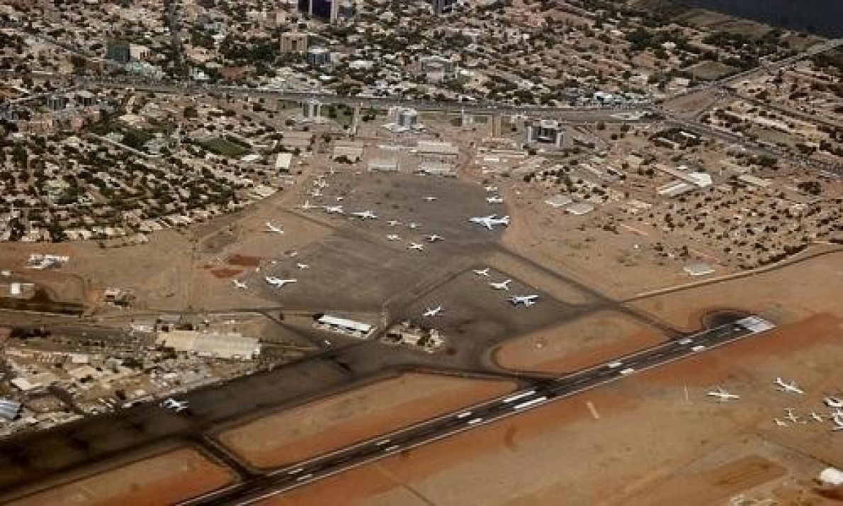 Ataques de drones geram preocupa&ccedil;&atilde;o sobre a retomada do tr&aacute;fego no Aeroporto de Cartum nesta quarta-feira