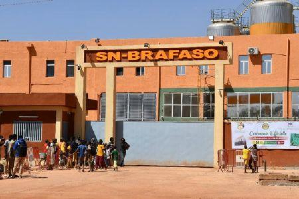 A Soci&eacute;t&eacute; nouvelle Brasserie du Faso retoma as atividades ap&oacute;s 17 anos de fechamento