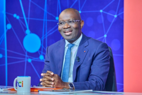 Costa do Marfim lança investimento de 1,2 mil milhões de dólares para reforçar a rede elétrica