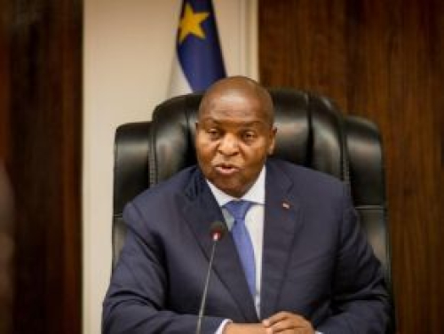 Presidenciais na Rep&uacute;blica Centro-Africana: Touad&eacute;ra lidera os resultados provis&oacute;rios