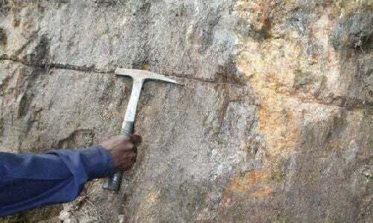 Guin&eacute;: empresas contestam revoga&ccedil;&atilde;o de licen&ccedil;as minerais e recorrem a arbitragem internacional