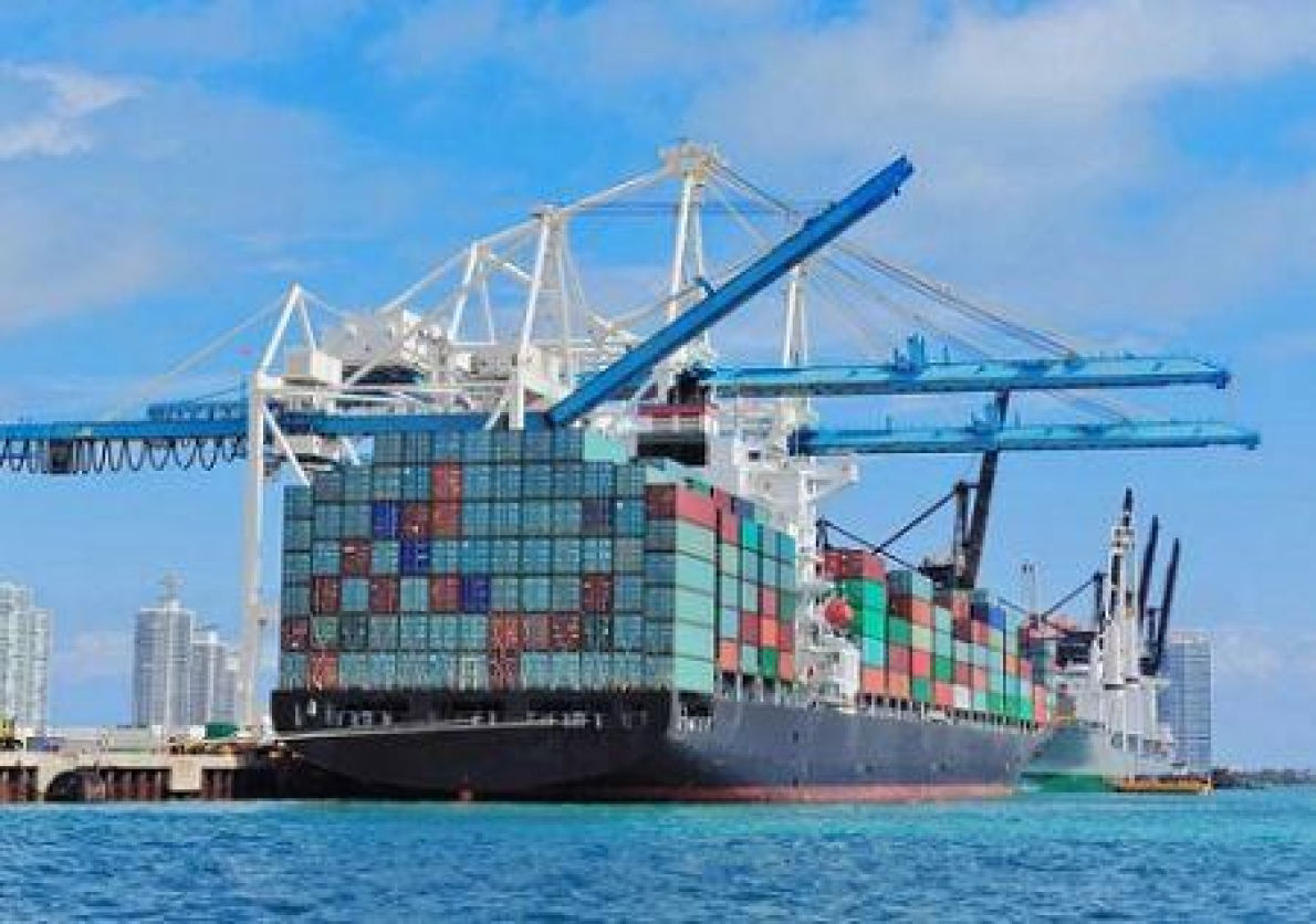 Crise no M&eacute;dio Oriente: sobretaxas e desvios aumentam o custo do transporte mar&iacute;timo para &Aacute;frica