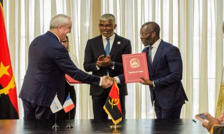angola-assina-acordo-com-a-alstom-para-desenvolver-linha-ferroviaria-em-luanda