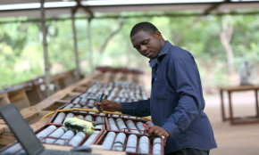 Ouro: Sarama agora reivindica $242 milh&otilde;es em sua disputa com Burkina Faso