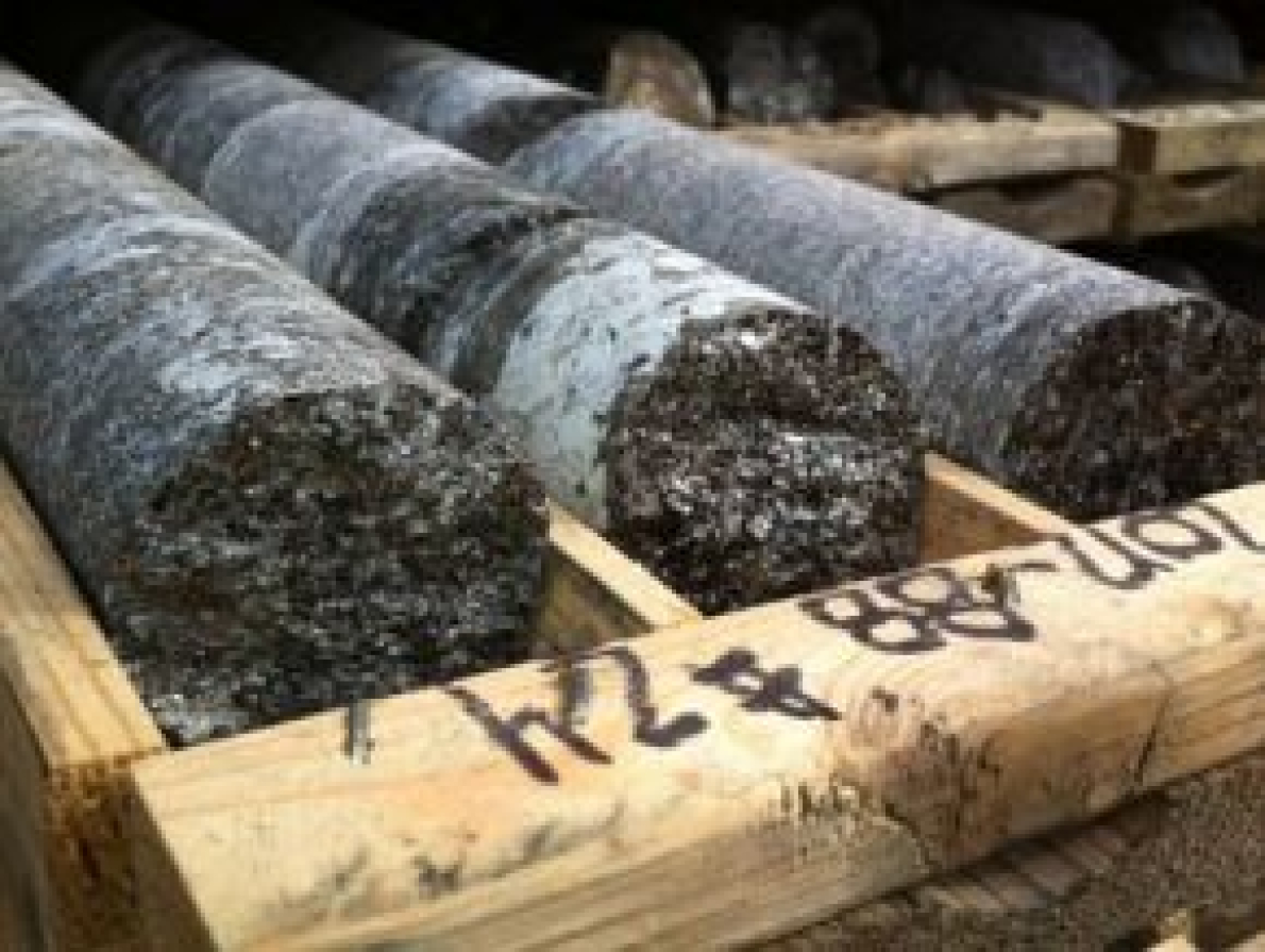 Transforma&ccedil;&atilde;o de grafite: &Aacute;frica confrontada com as ambi&ccedil;&otilde;es da Ar&aacute;bia Saudita e dos Emirados