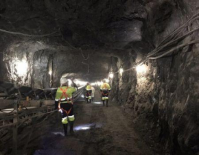 No Zimbabwe, a mina Blanket entregou 58.846 on&ccedil;as de ouro nos primeiros 9 meses de 2025