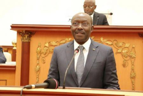 No Gab&atilde;o, Thierry Minko substitui Oyima &agrave; frente do Minist&eacute;rio da Economia e Finan&ccedil;as